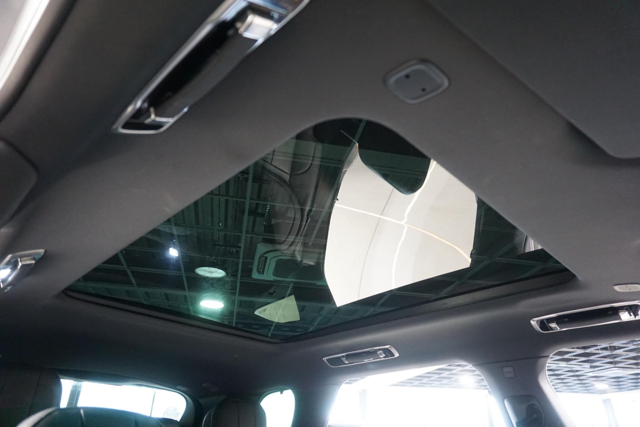 Land Rover Range Rover Sport 3.0 D300 MHEV Dynamic SE SUV 5dr Diesel Auto 4WD Euro 6 (s/s) (300 ps)